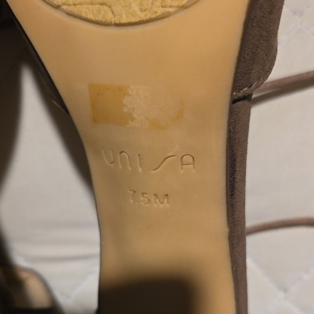 Elegant Brown Women's Shoes‎ - Picture 8 of 8